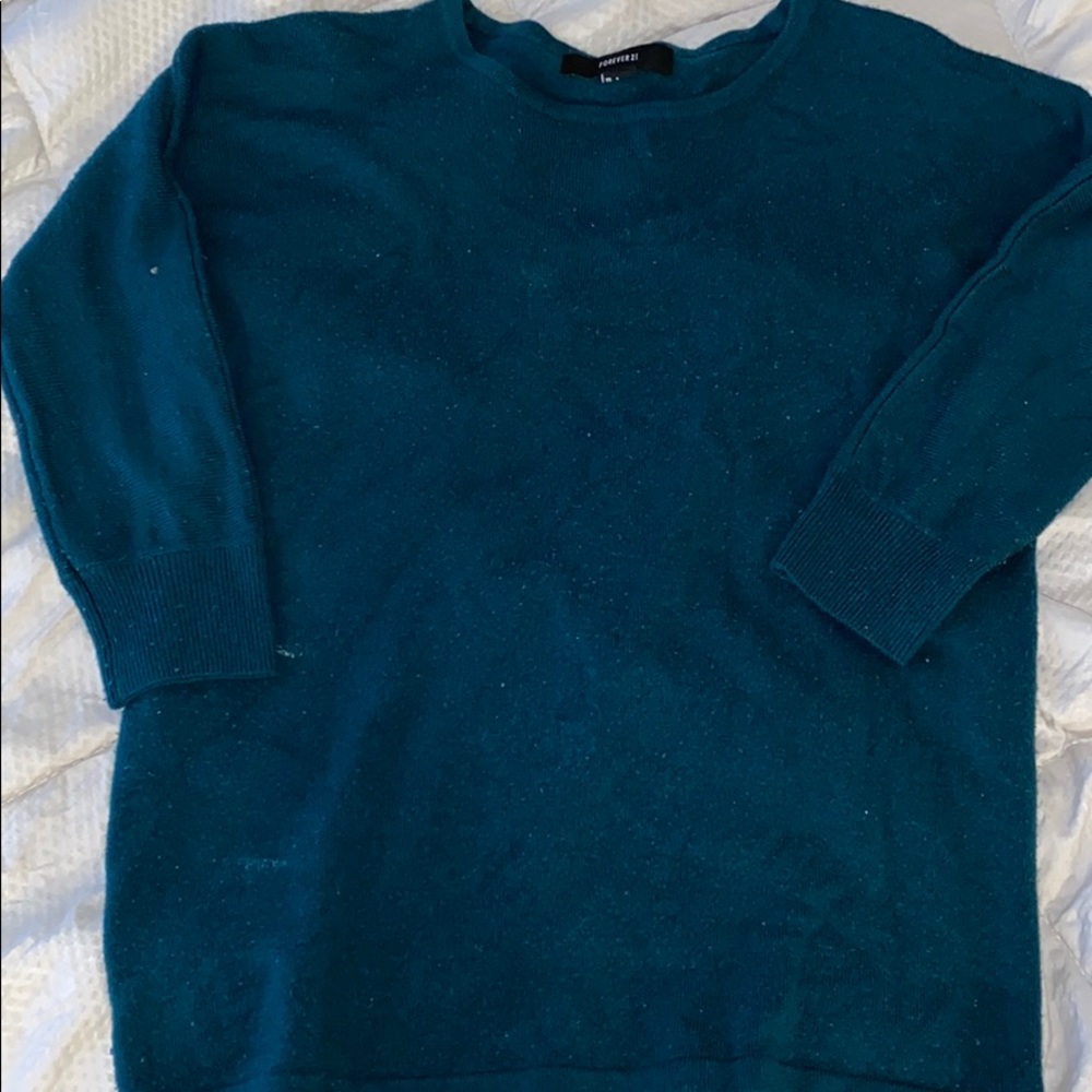 Quarter sleeved sweater